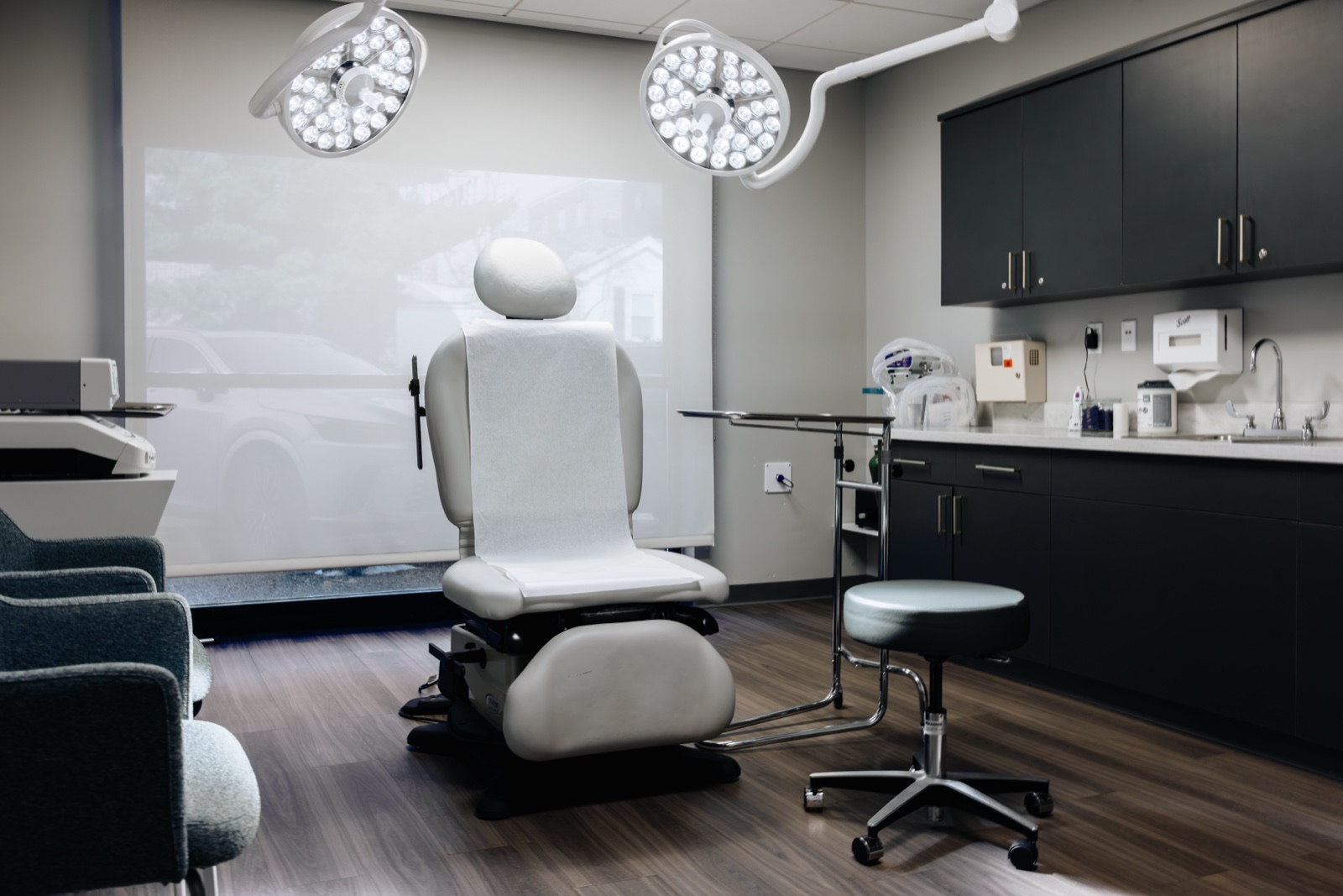 Modern procedure and treatment room